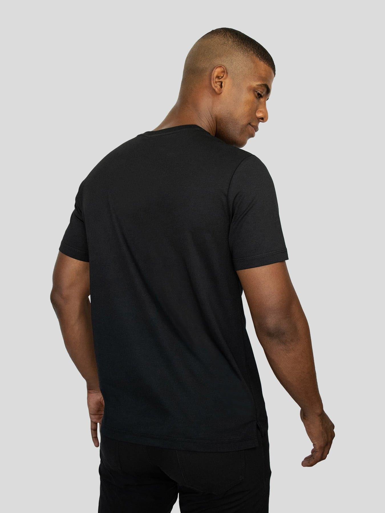 StayCool 2.0 Slim Fit Split-Hem Tee - Image 4