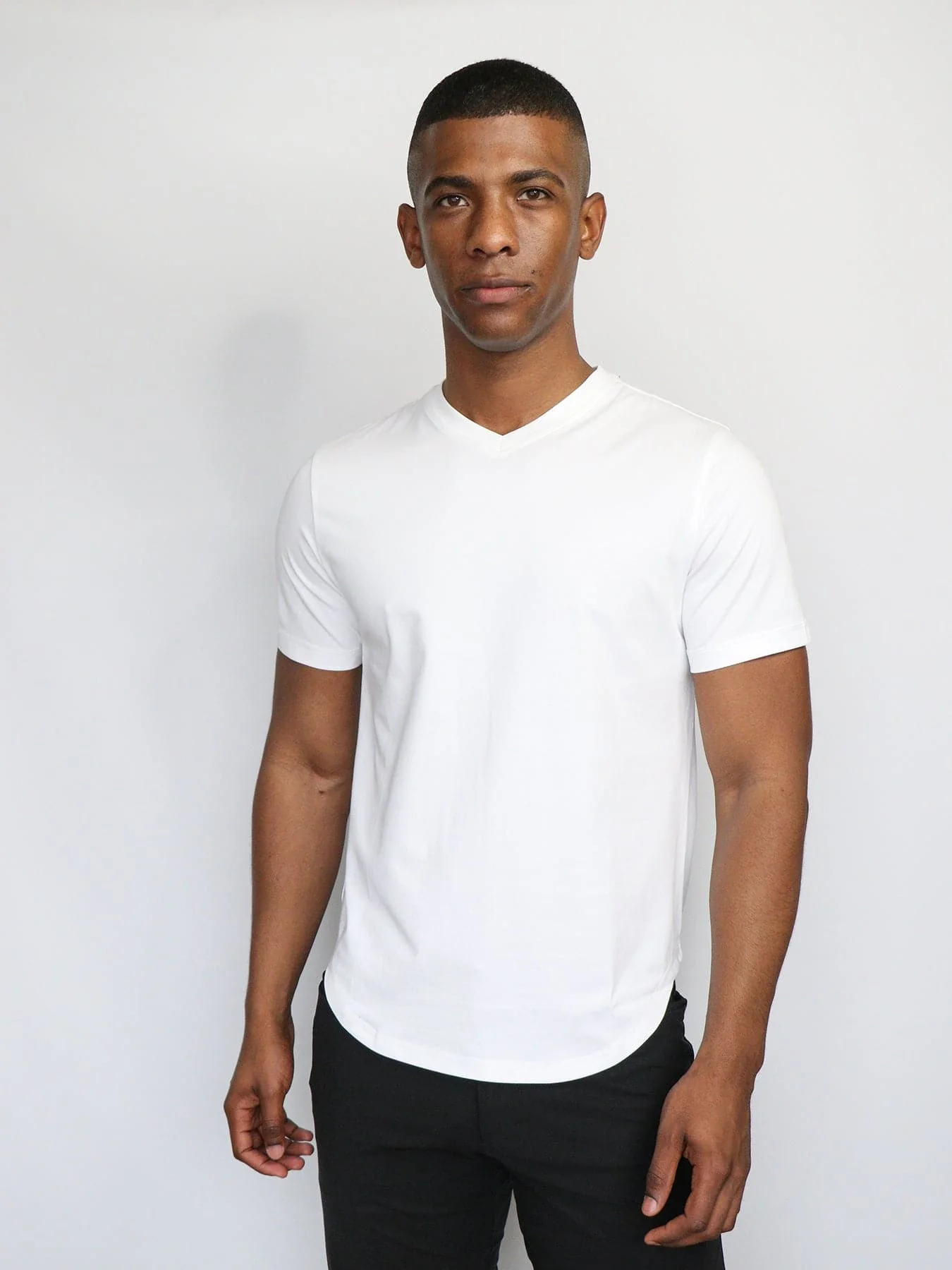 StayCool 2.0 V-neck Curve-Hem Tee: Slim Fit - Image 10