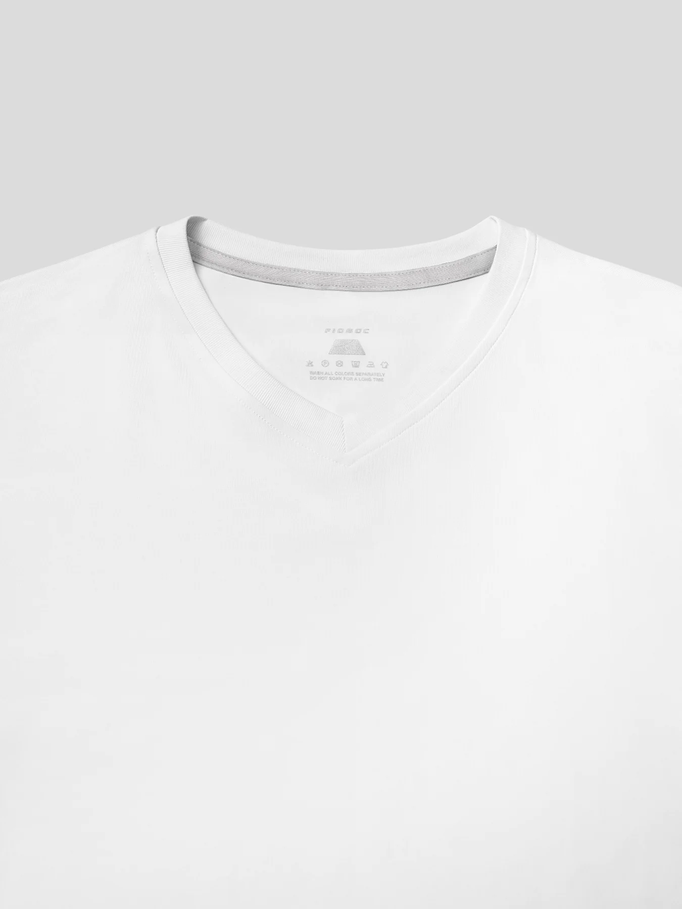 StayCool 2.0 V-neck Curve-Hem Tee: Slim Fit - Image 14