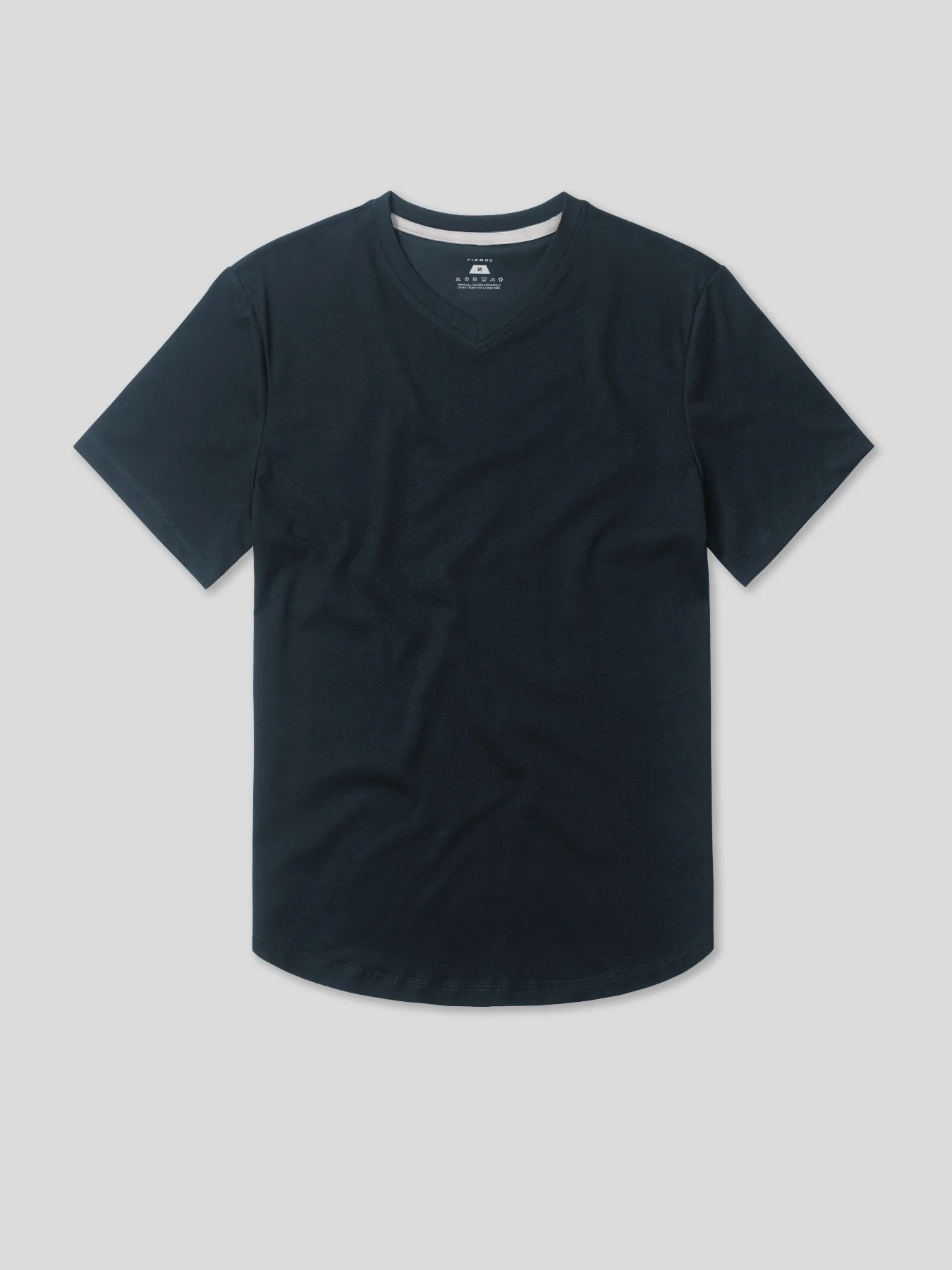 StayCool 2.0 V-neck Curve-Hem Tee: Slim Fit - Image 16