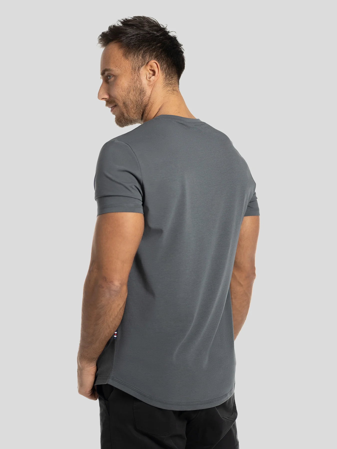 StayCool 2.0 V-neck Curve-Hem Tee: Slim Fit - Image 24