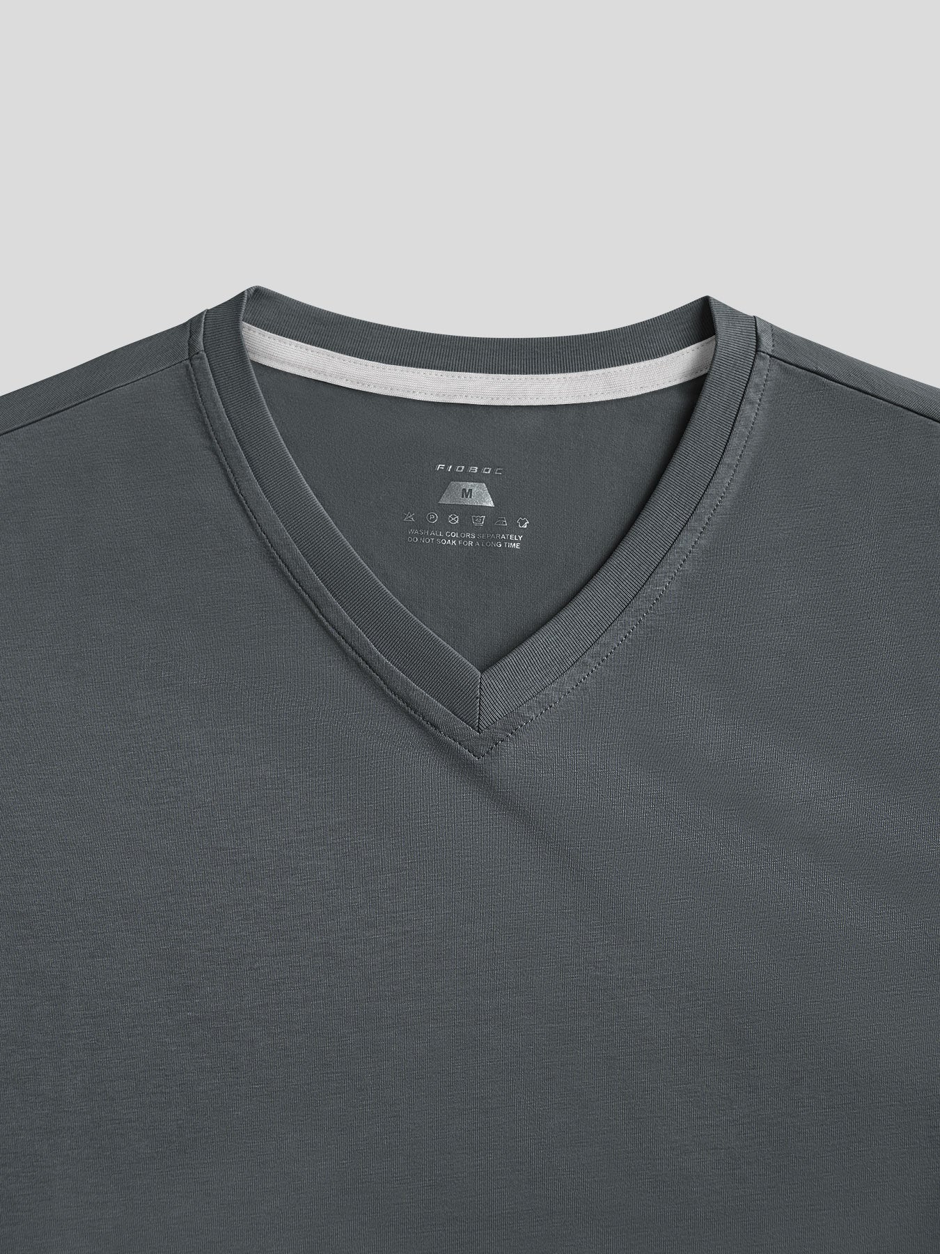 StayCool 2.0 V-neck Curve-Hem Tee: Slim Fit - Image 27