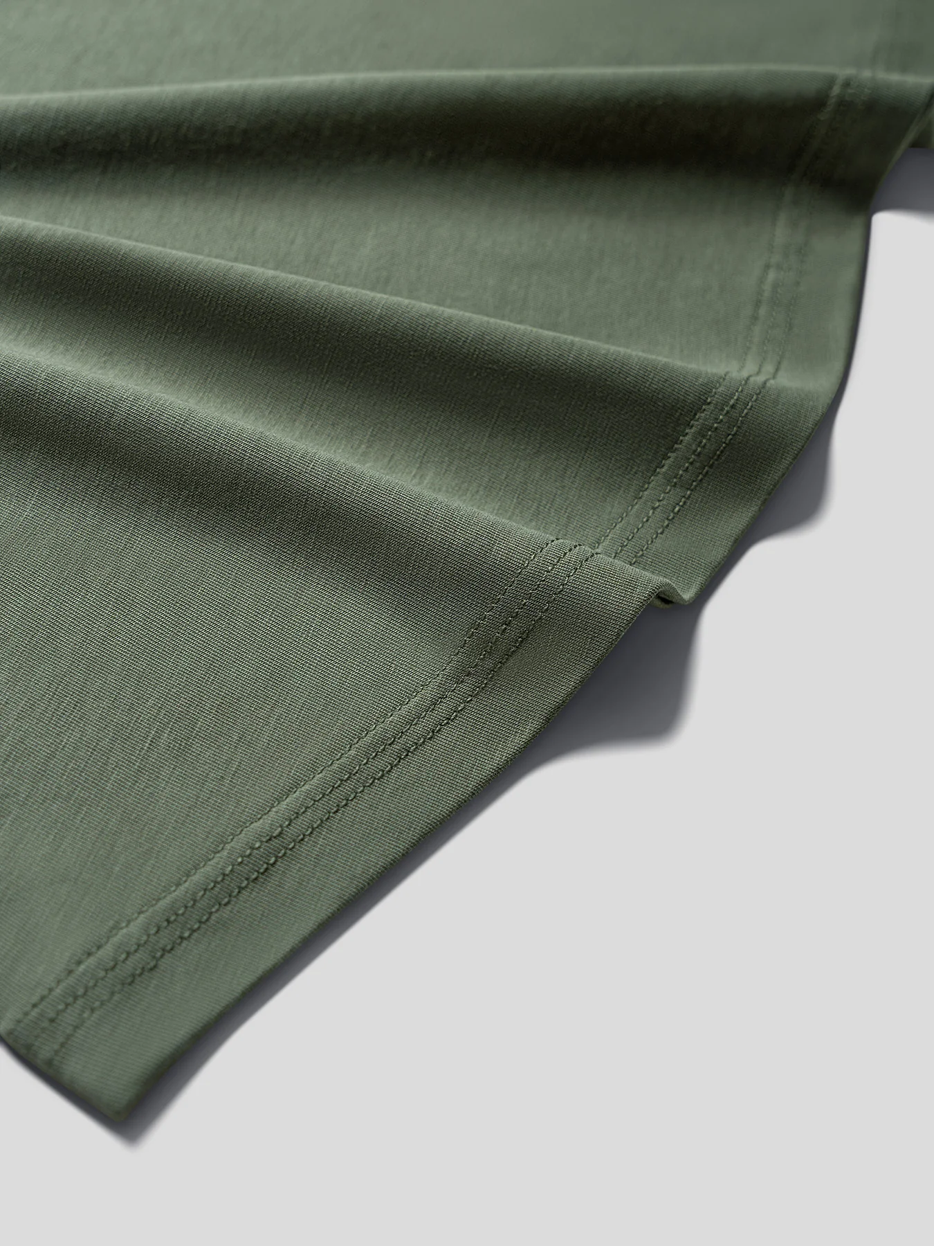 StayCool 2.0 V-neck Curve-Hem Tee: Slim Fit - Image 33