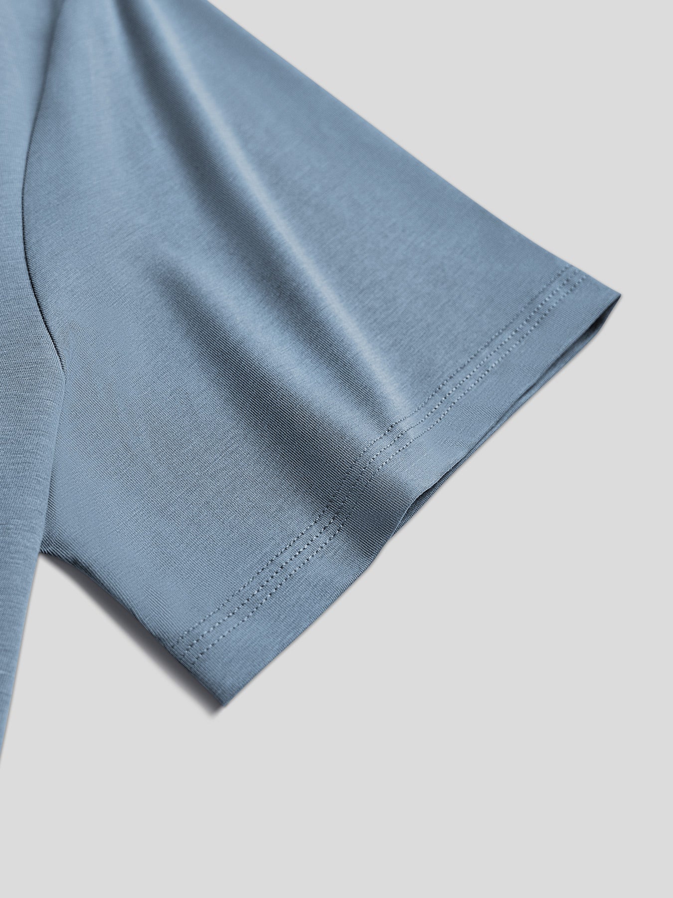 StayCool 2.0 V-neck Curve-Hem Tee: Slim Fit - Image 36