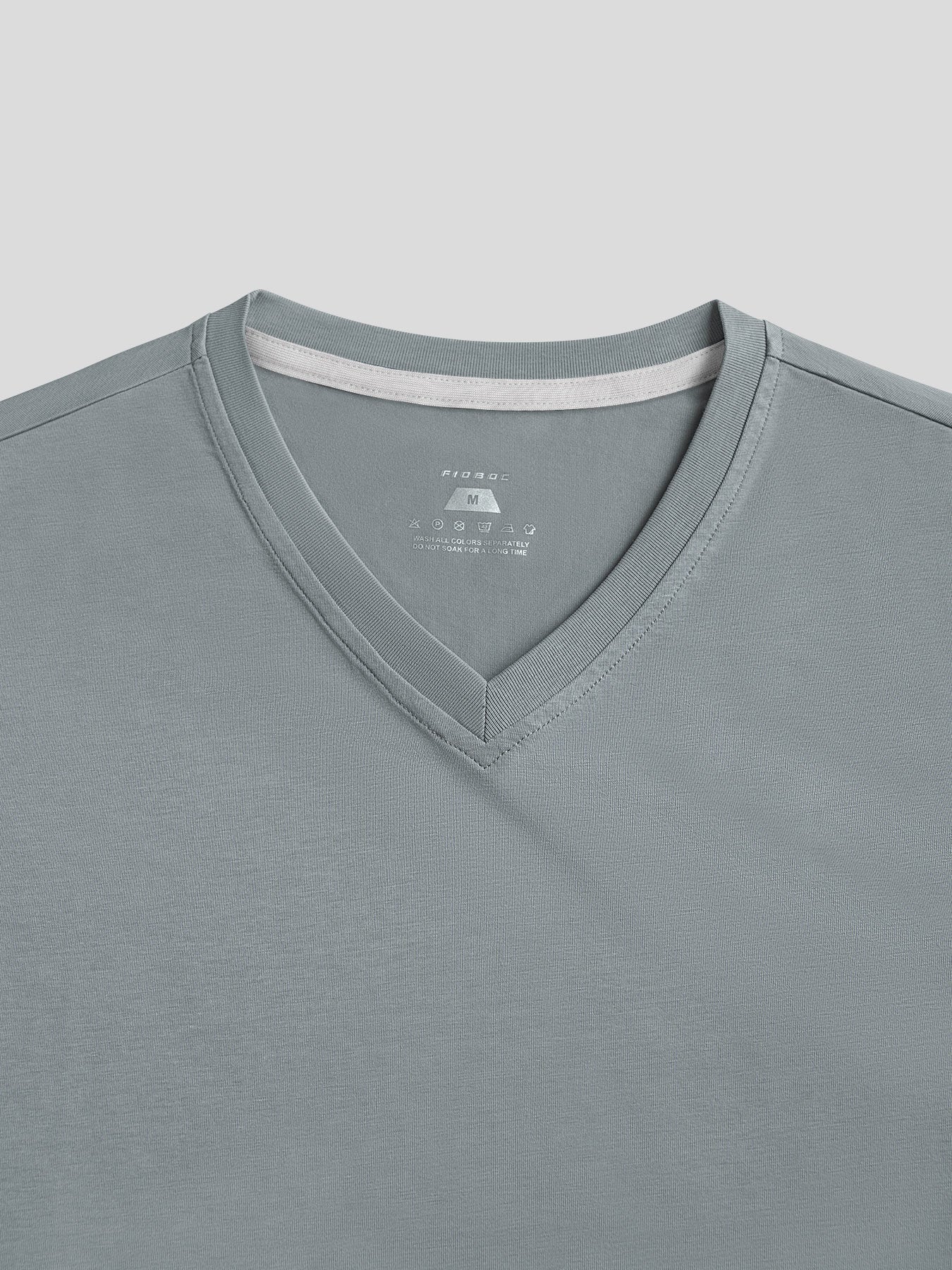 StayCool 2.0 V-neck Curve-Hem Tee: Slim Fit - Image 39