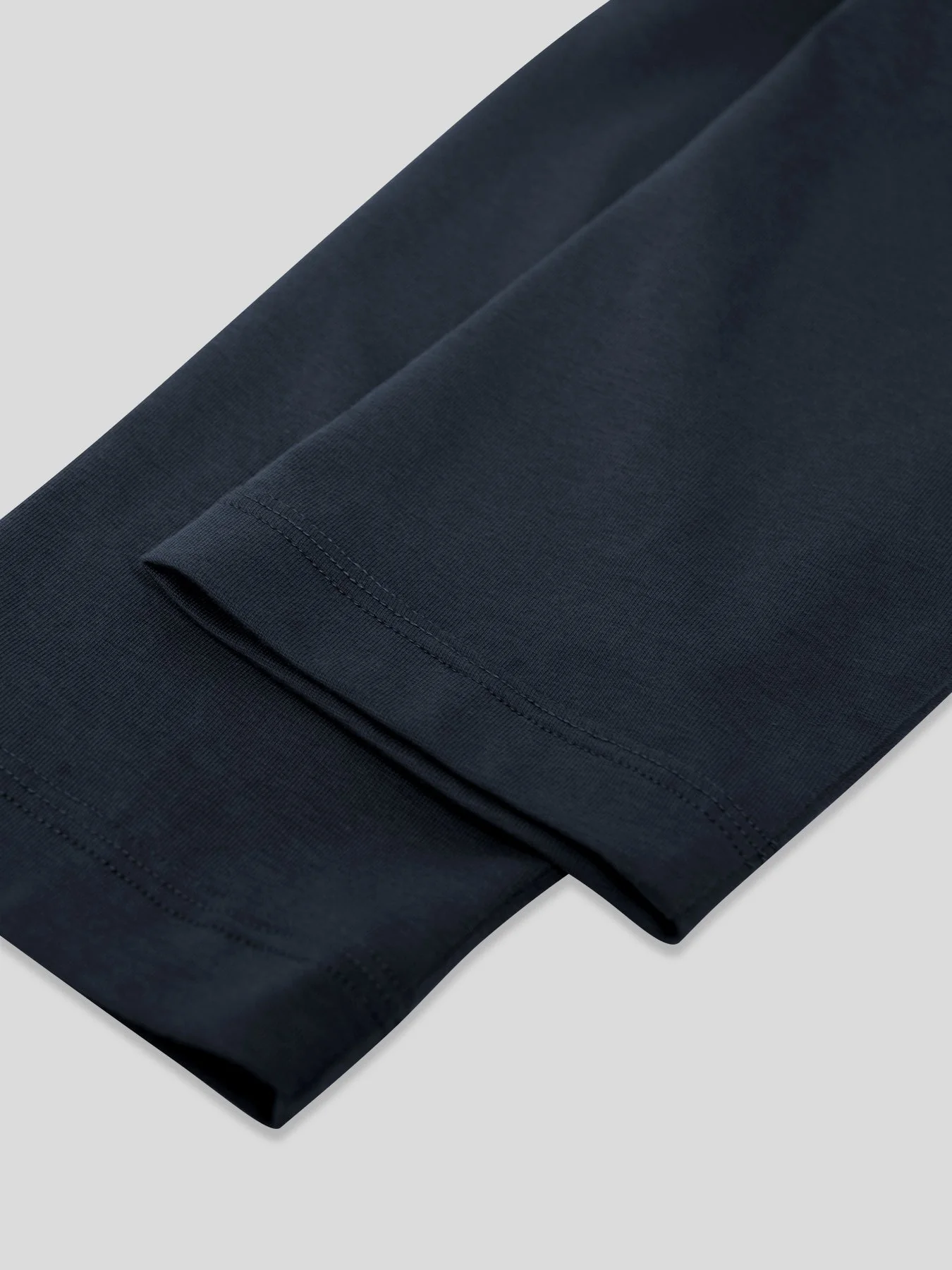 StaySmooth Long Sleeve Curve Hem Tee:Classic Fit - Image 6