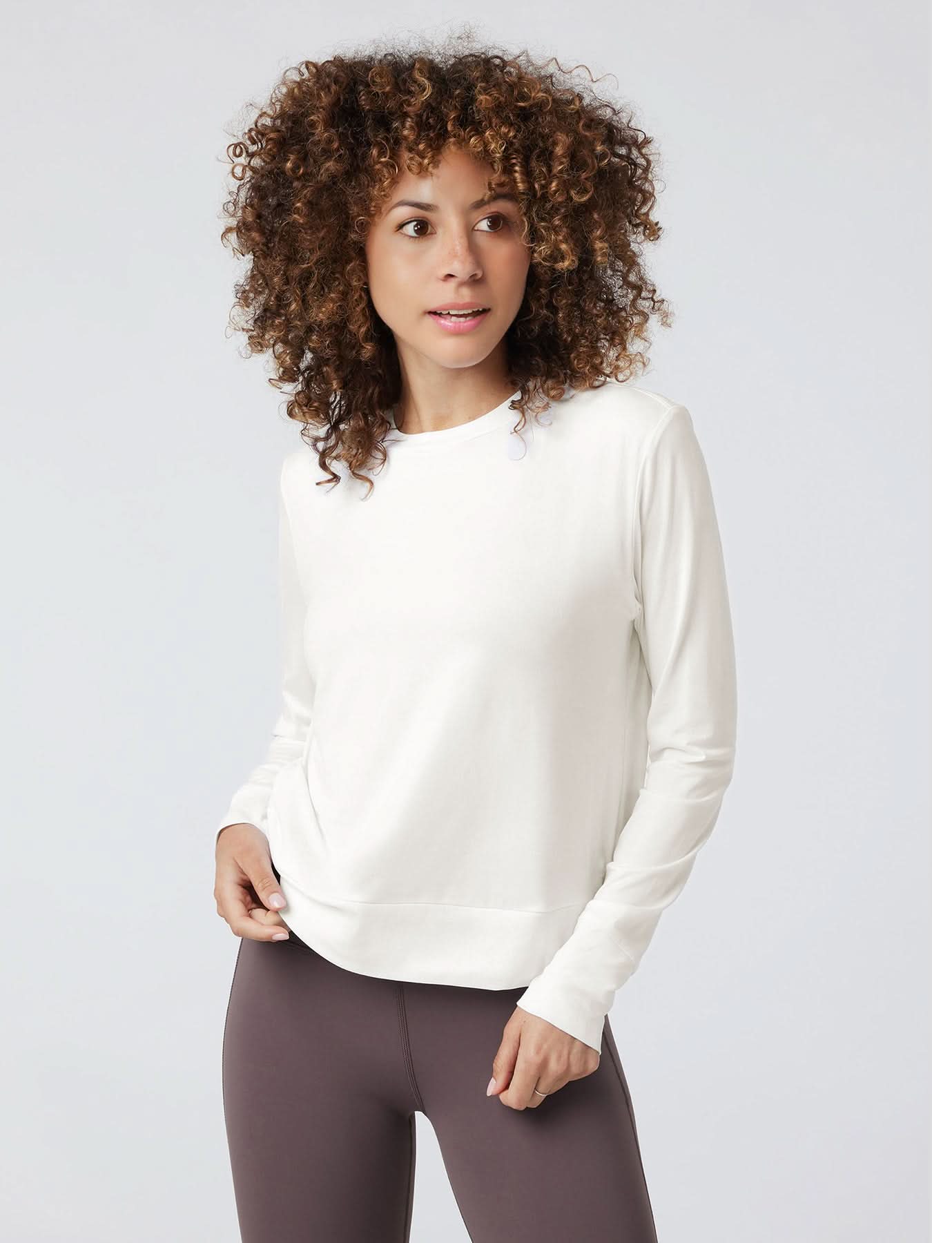 Velou Long Sleeve Crew Tee - Image 10